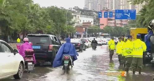 昆明暴雨视频,昆明暴雨惊现壮观景象