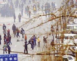 拉萨打砸抢烧视频