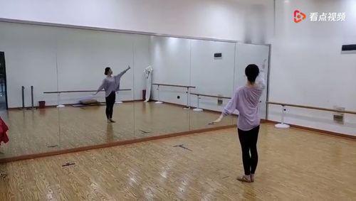 儿哥舞蹈视频,动感节奏下的青春风采