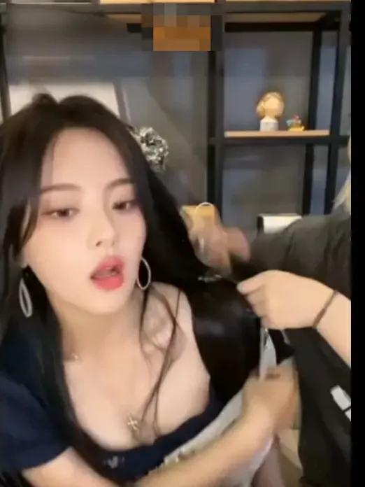 杨kitty视频,揭秘时尚博主的生活日常与穿搭技巧